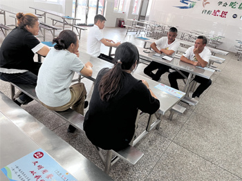 筑牢食品安全防线，守护师生健康就餐